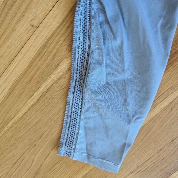 Victoria's Secret Victoria Sport Knockout Blue leggings with macrame side detail - Picture 3 of 4
